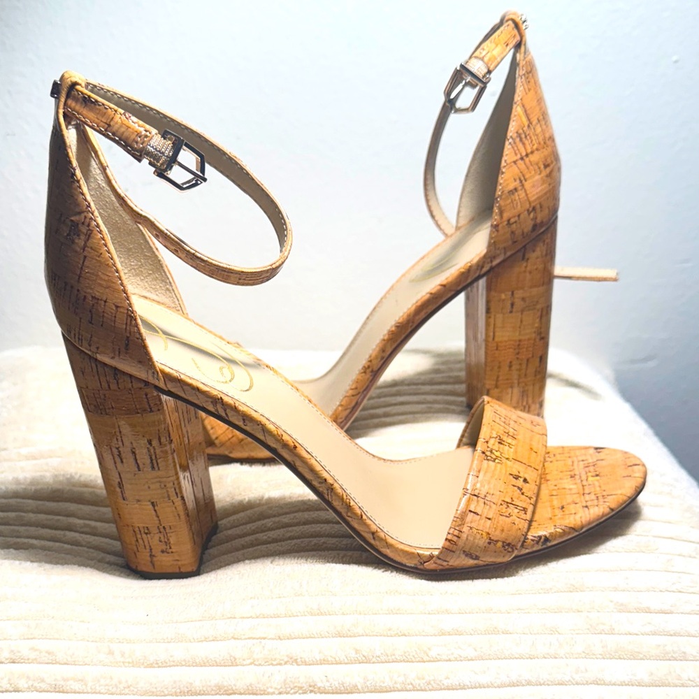 Elegant Tan Sandals